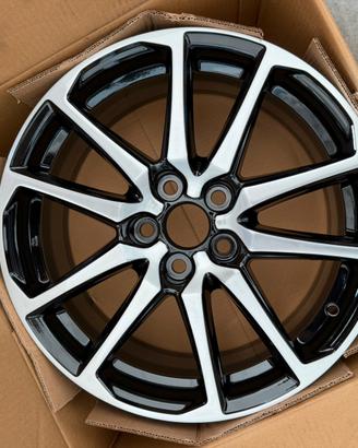 CERCHI IN LEGA 18’ DIAMANTATI TOYOTA YARIS CROSS