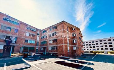 AMPIO 4 LOCALI CON POSTO AUTO