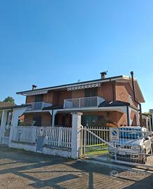 Moncalieri - tetti piatti | villetta bifamiliare