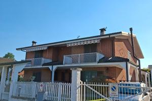 Moncalieri - tetti piatti | villetta bifamiliare