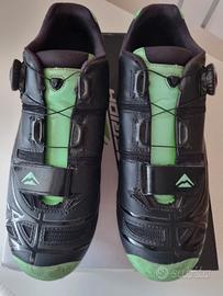 SCARPE DA MTB MARCA MERIDA
MIS 43 BLACK GREEN