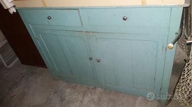 Vecchi mobili tavolo 800 credenza antichi 900