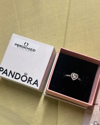 Anello pandora a forma di cuore