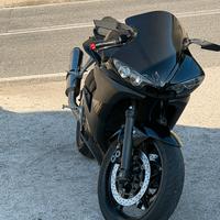 R6 2005 targa straniera