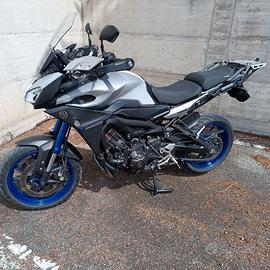 YAMAHA TRACER 900