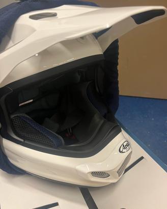 Casco motocross arai