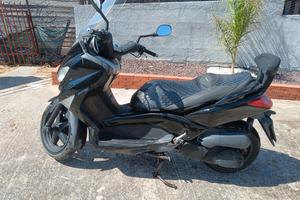 YAMAHA X-MAX 250  