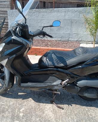YAMAHA X-MAX 250  