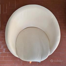 Poltrona girevole bianca modello Skruvsta