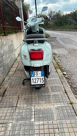 Vespa GTS 300 verde relax