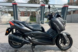 Scooter X-Max 300