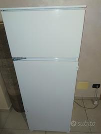 Frigo da incasso Indesit praticamente nuovo. 