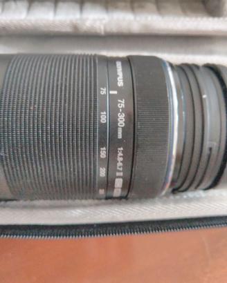 Obiettivo Olympus 75-300