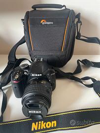 Nikon D3300 + Obiettivo 18-55mm +Borsello Custodia