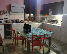 Casa indipendente in bifamiliare /giardino