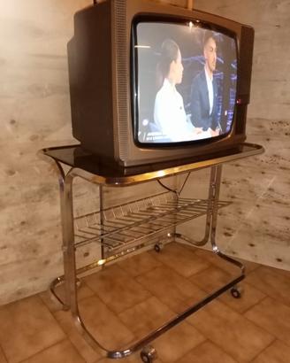 Televisore a colori Graetz con carrello (vintage)