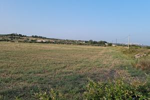 Terreno su fronte strada a mottola