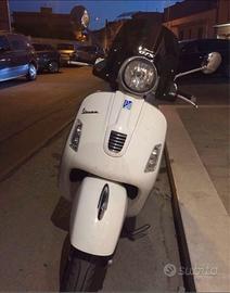 Vespa Gts 300