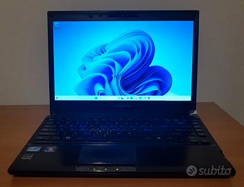 NOTEBOOK TOSHIBA i5 HDD 500 GB RAM 2 GB W 11