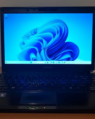 NOTEBOOK TOSHIBA i5 HDD 500 GB RAM 2 GB W 11