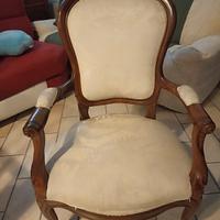 Poltrona classica imbottita 