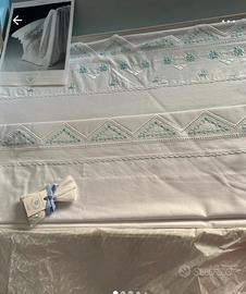 Lenzuolo matrimoniale Gabel con ricamo San Gallo