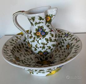Catino con brocca in ceramica dipinta a mano