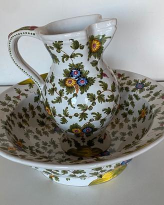 Catino con brocca in ceramica dipinta a mano