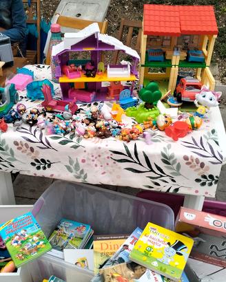 giochi peluches e libri