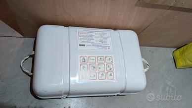 Zattera di salvataggio oltre 12 miglia 6 persone