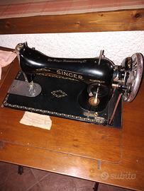 Singer d'epoca con tavolo