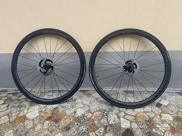 Ruote Bontrager Aeolus XXX 2 Disc Tabular
