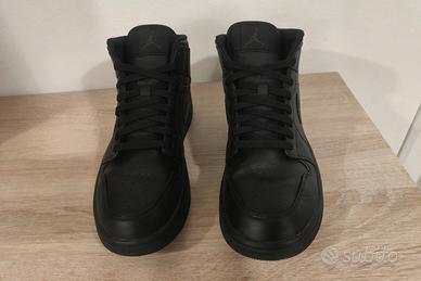 Jordan 1 mid black 43