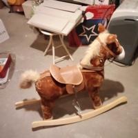 cavallo a dondolo