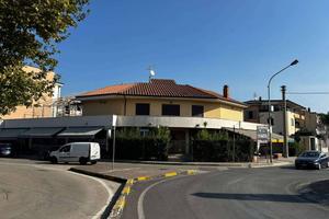 Casa indipendente di 381 m² con più di 5 locali e 