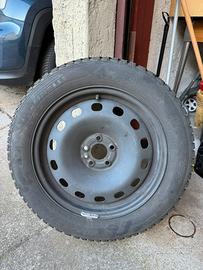 4 Cerchi e gomme neve 205/55/16 91 v  m+s