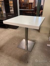 Tavolino quadrato con struttura in ferro S 4253