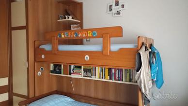 Cameretta a ponte con tre posti letto