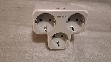 Multipresa con alimentazione USB