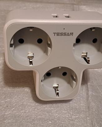 Multipresa con alimentazione USB