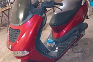 Scooter Peugeot elyseo