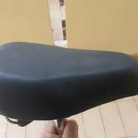 Sella per bicicletta eletrica