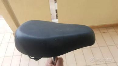 Sella per bicicletta eletrica