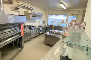 Negozio C1 con retrobottega