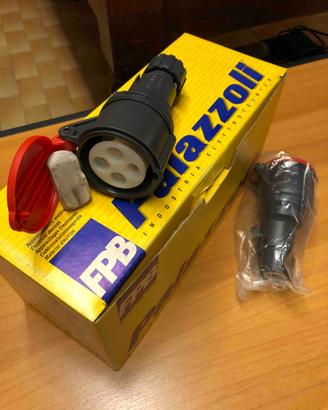 Presa volante 3x16 A + terra  6h  - IP 44