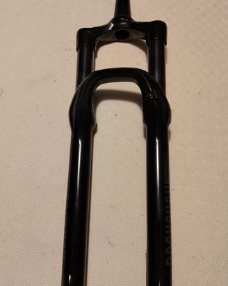 Forcella RockShox a molla.