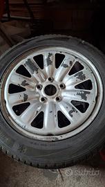 Quattro cerchi R16 con gomme invernali vecchie