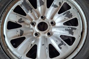 Quattro cerchi R16 con gomme invernali vecchie