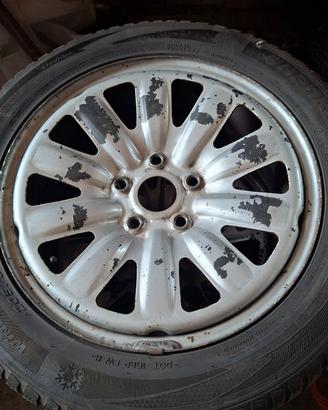 Quattro cerchi R16 con gomme invernali vecchie