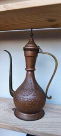 Dallah tipica caffettiera araba tradizionale 